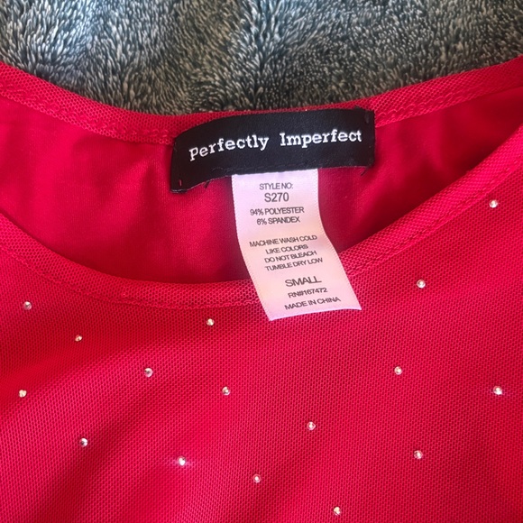 Red Short-Sleeve Ruched Top - Picture 2 of 6